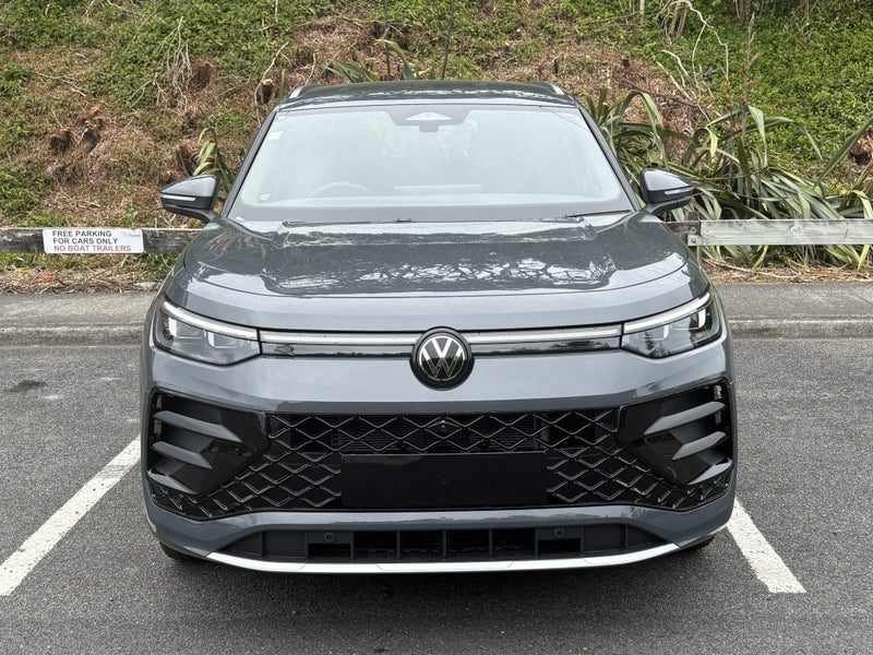2026 Volkswagen Tayron R-Line AWD image 3