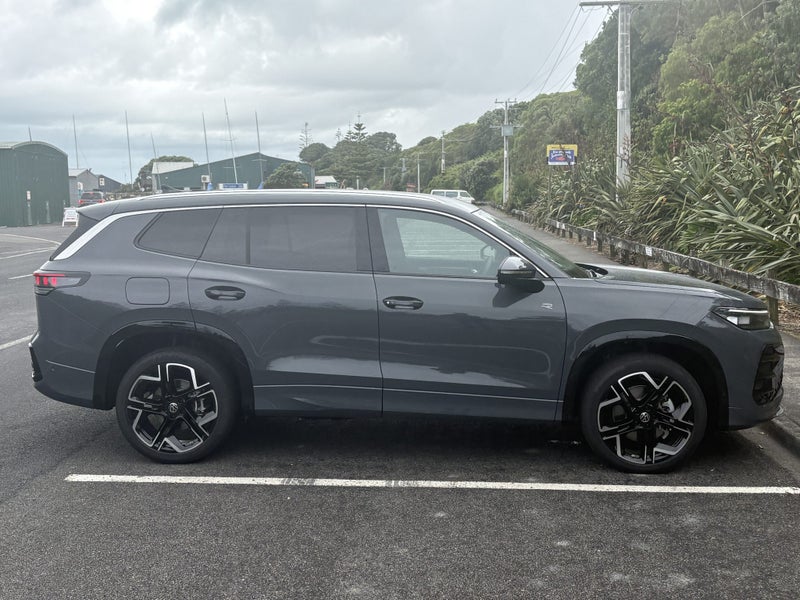 2026 Volkswagen Tayron R-Line AWD image 5