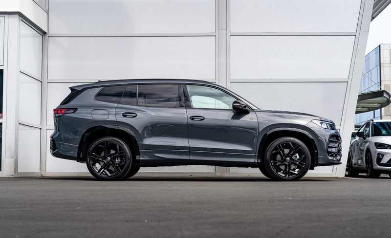 2026 Volkswagen Tayron R-Line AWD Turbo 195kW image 3