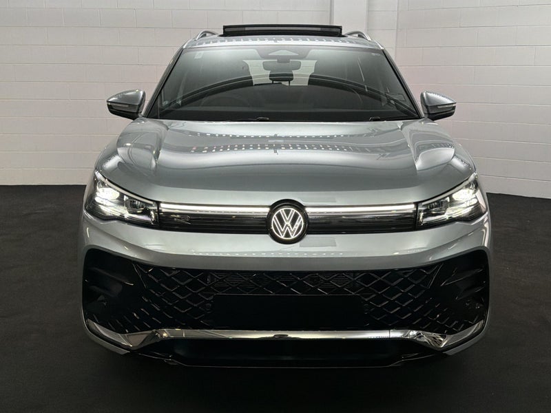 2026 Volkswagen Tiguan 3 R-LINE image 3