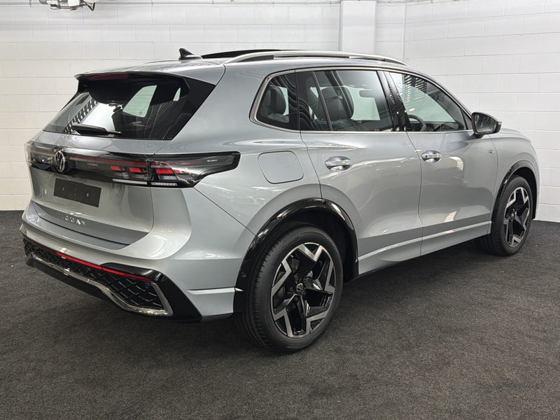 2026 Volkswagen Tiguan 3 R-LINE image 5