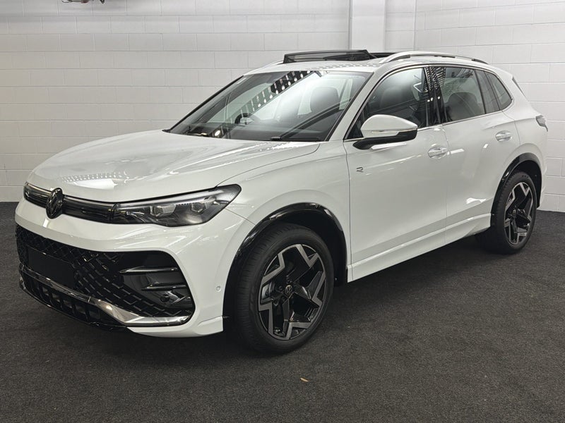 2026 Volkswagen Tiguan 3 R-LINE image 2