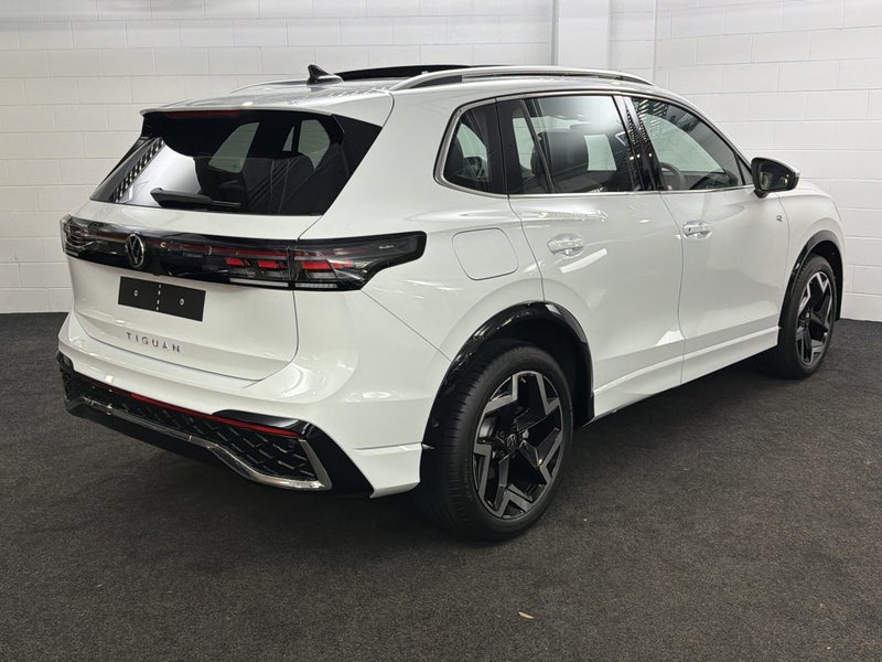 2026 Volkswagen Tiguan 3 R-LINE image 4