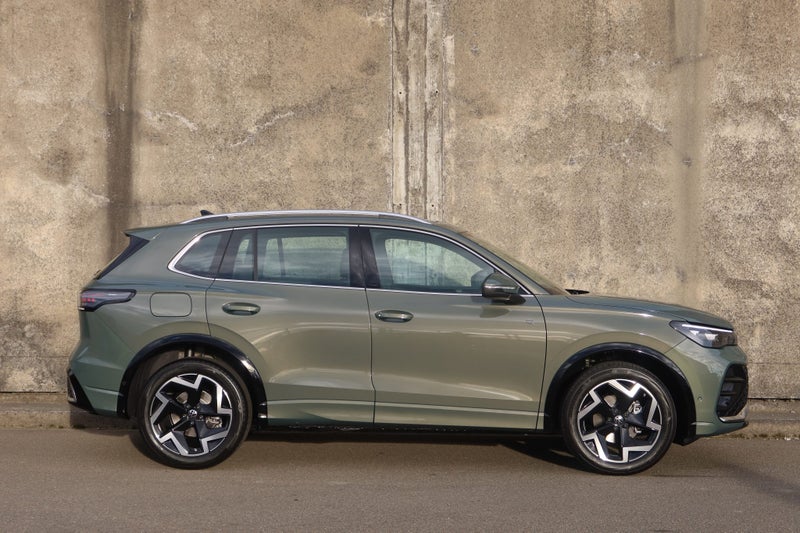 2026 Volkswagen Tiguan 3 R-Line image 2