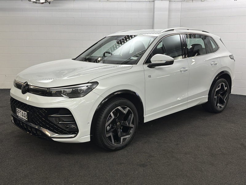 2026 Volkswagen Tiguan 3 R-LINE image 2