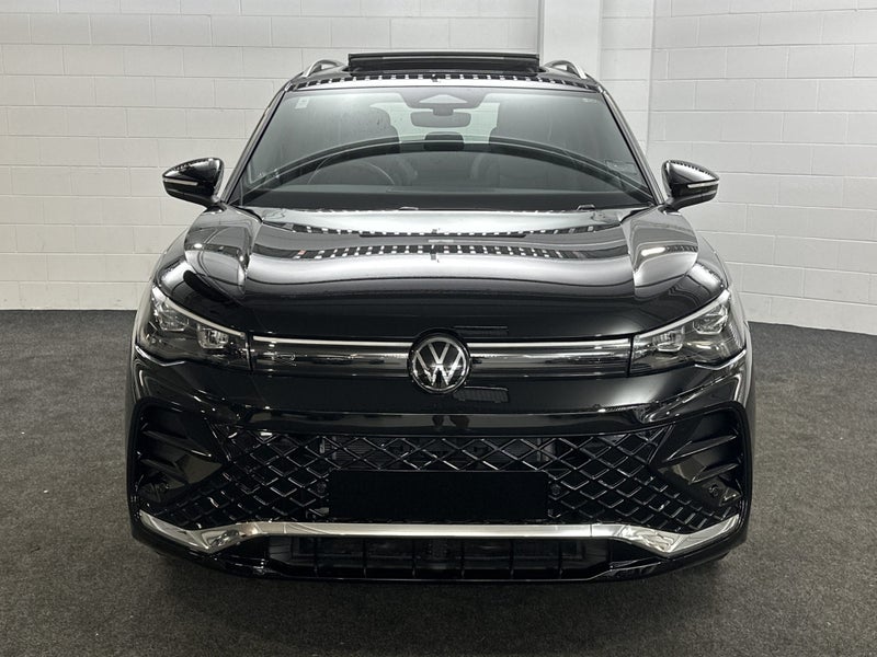 2026 Volkswagen Tiguan 3 R-LINE image 3