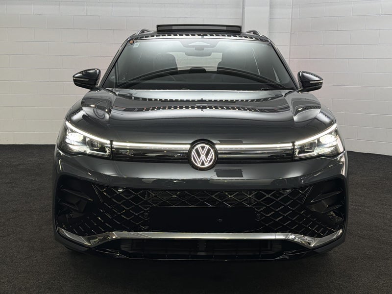 2026 Volkswagen Tiguan 3 R-LINE image 2