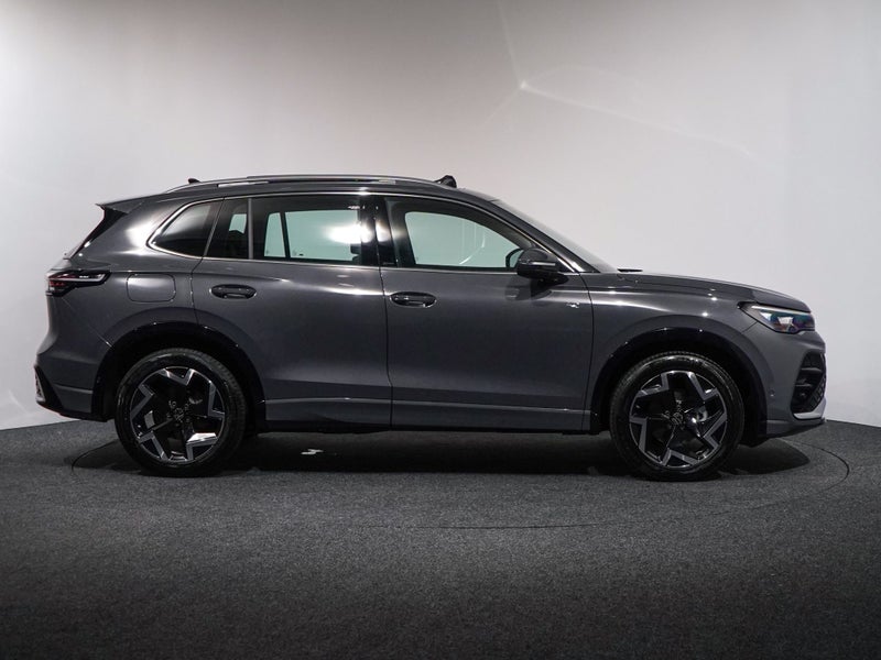 2026 Volkswagen Tiguan 3 Tsi R-Line Touring 2WD image 4