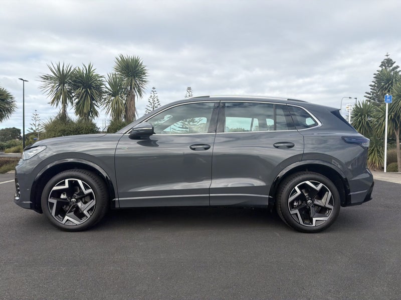 2026 Volkswagen Tiguan R-Line 1.4Pt/7At 2WD image 3