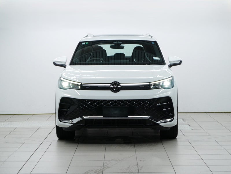 2026 Volkswagen Tiguan R-Line 2WD image 2