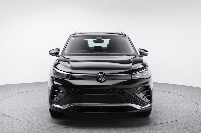 2026 Volkswagen Tiguan R-Line 2WD image 2