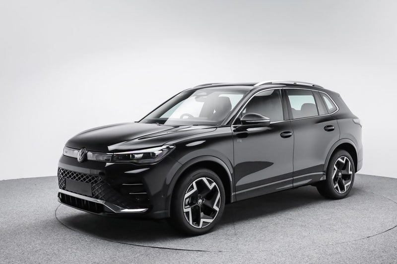 2026 Volkswagen Tiguan R-Line 2WD image 3