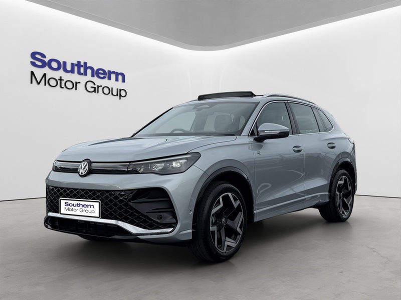 2026 Volkswagen Tiguan R-Line 2WD image 3