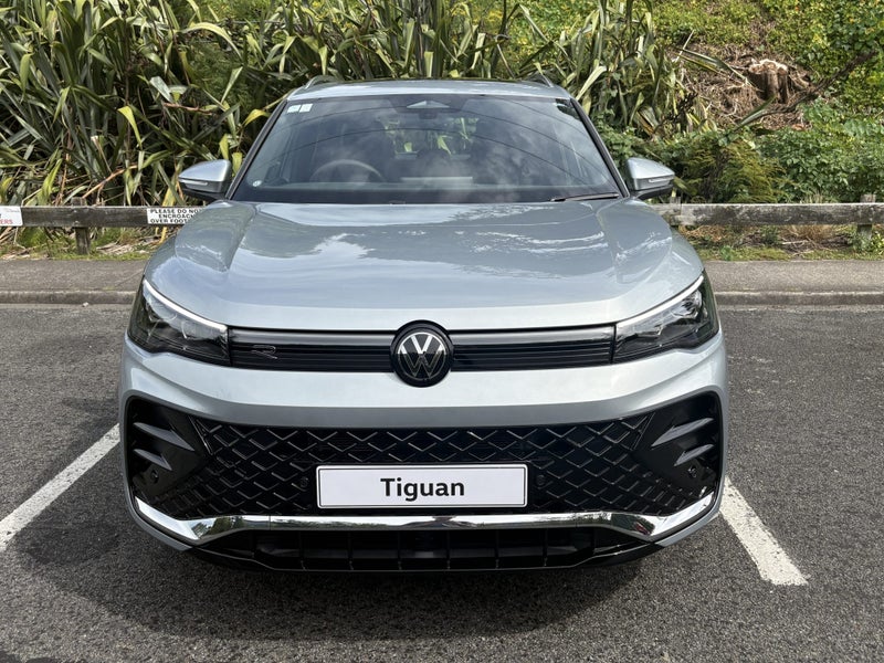 2026 Volkswagen Tiguan R-Line 2WD image 4