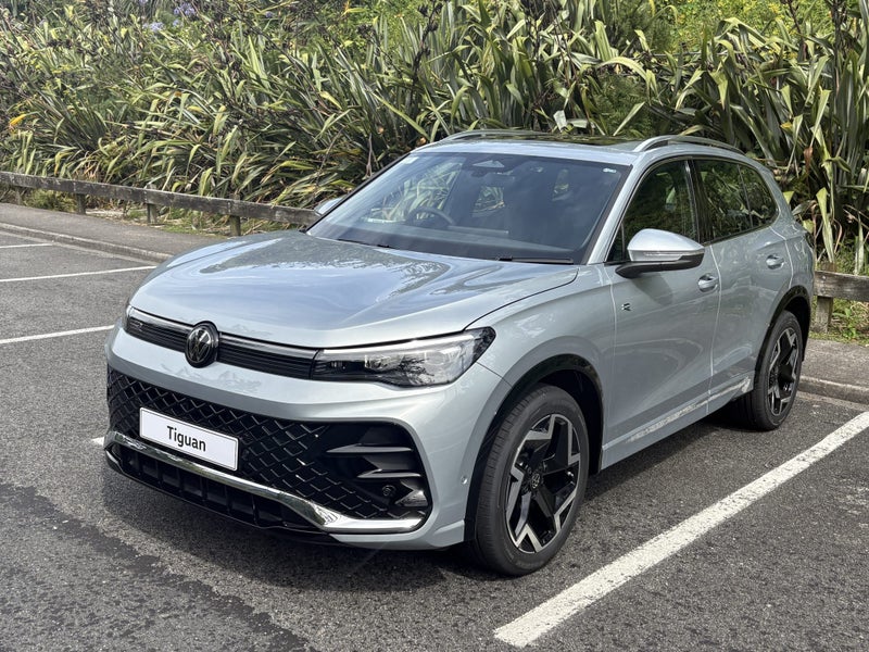 2026 Volkswagen Tiguan R-Line 2WD image 5