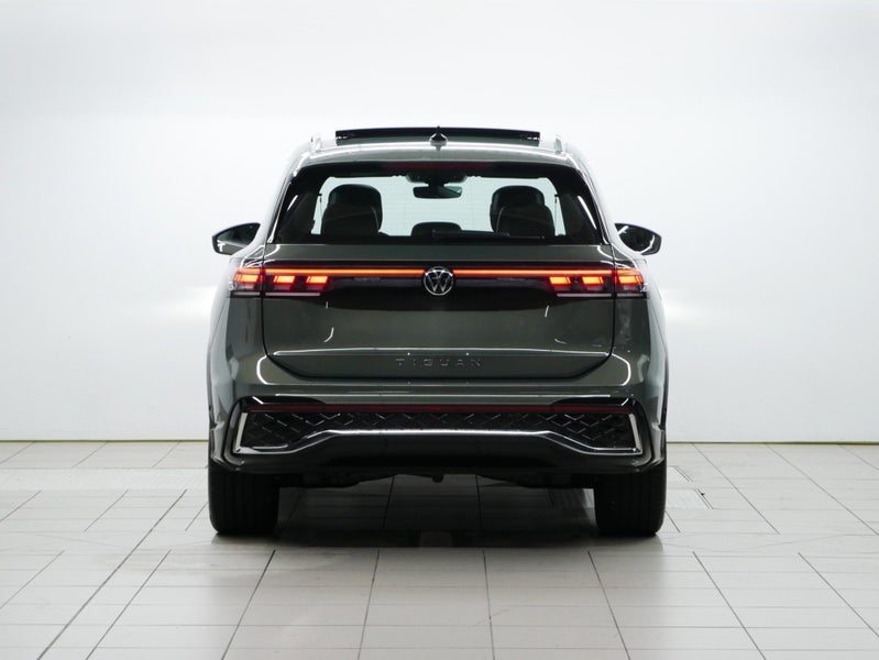 2026 Volkswagen Tiguan R-Line 2WD image 4