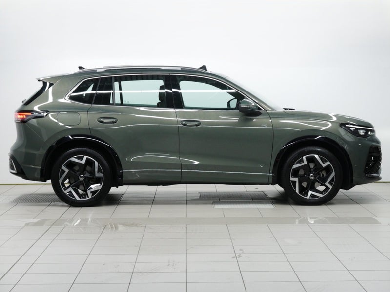 2026 Volkswagen Tiguan R-Line 2WD image 5