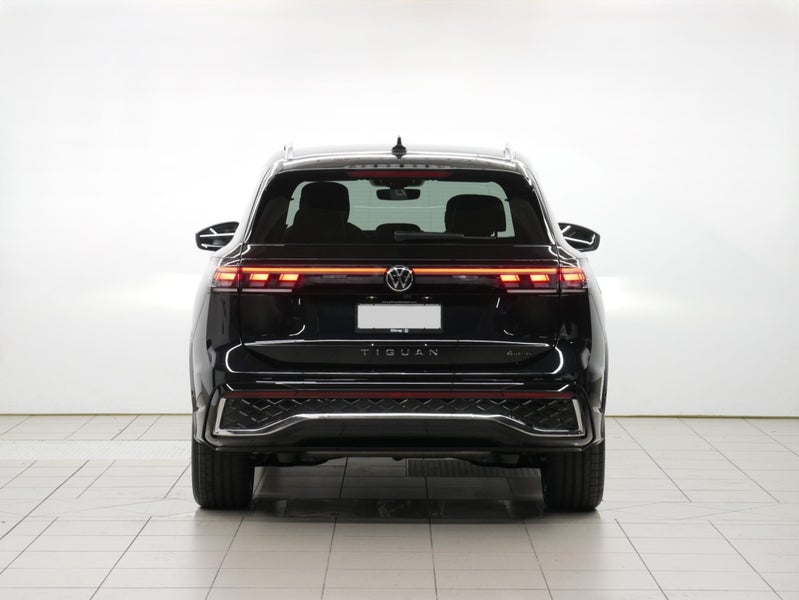 2026 Volkswagen Tiguan R-Line 2WD image 4