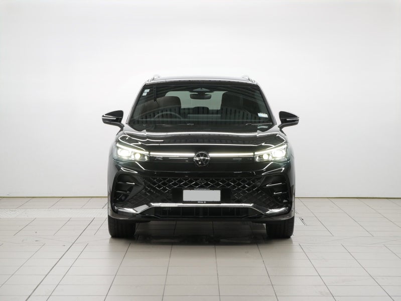 2026 Volkswagen Tiguan R-Line 2WD image 2