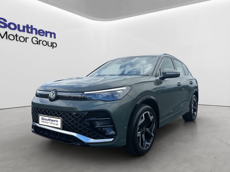 2026 Volkswagen Tiguan R-Line 2WD image 3