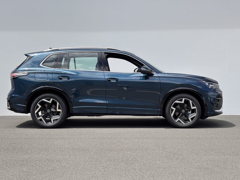 2026 Volkswagen Tiguan R-Line 2WD image 5