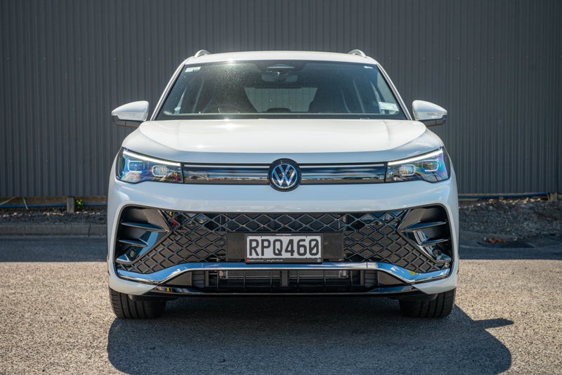 2026 Volkswagen Tiguan R-Line image 3
