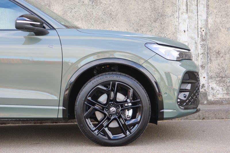 2026 Volkswagen Tiguan R-Line AWD image 4