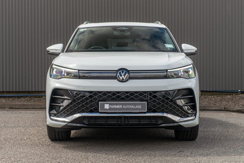 2026 Volkswagen Tiguan R-Line AWD image 2