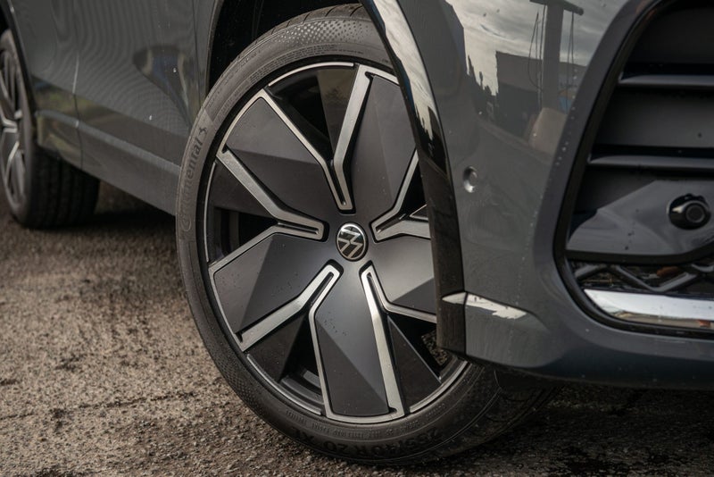 2026 Volkswagen Tiguan R-Line AWD 2.0 image 4