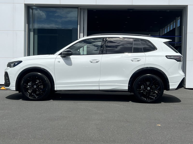 2026 Volkswagen Tiguan R-Line Awd 2.0Pt/4Wd image 3