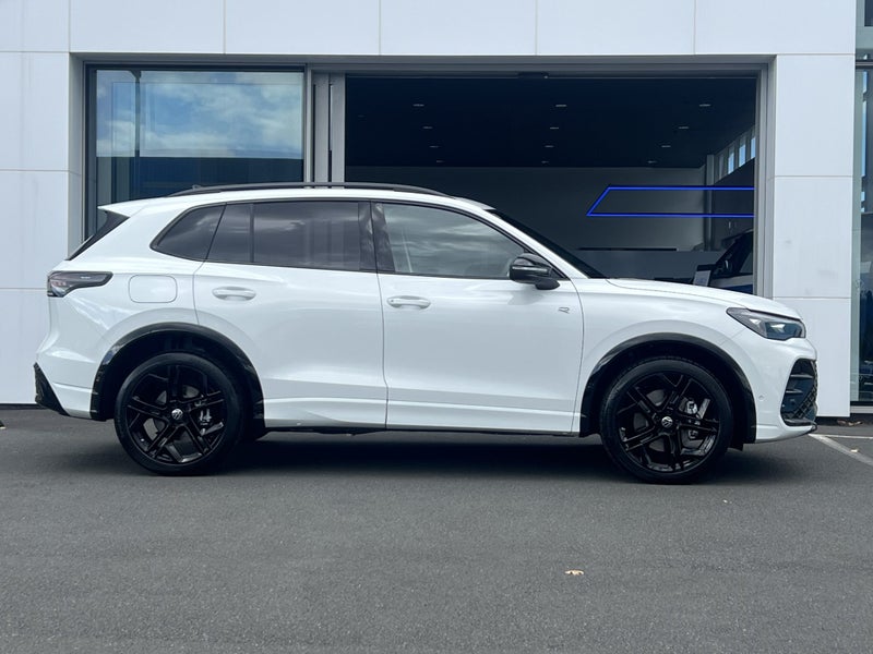 2026 Volkswagen Tiguan R-Line Awd 2.0Pt/4Wd image 4