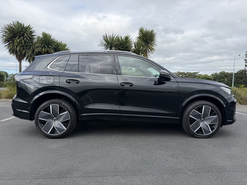 2026 Volkswagen Tiguan R-Line Awd 2.0Pt/4Wd image 4