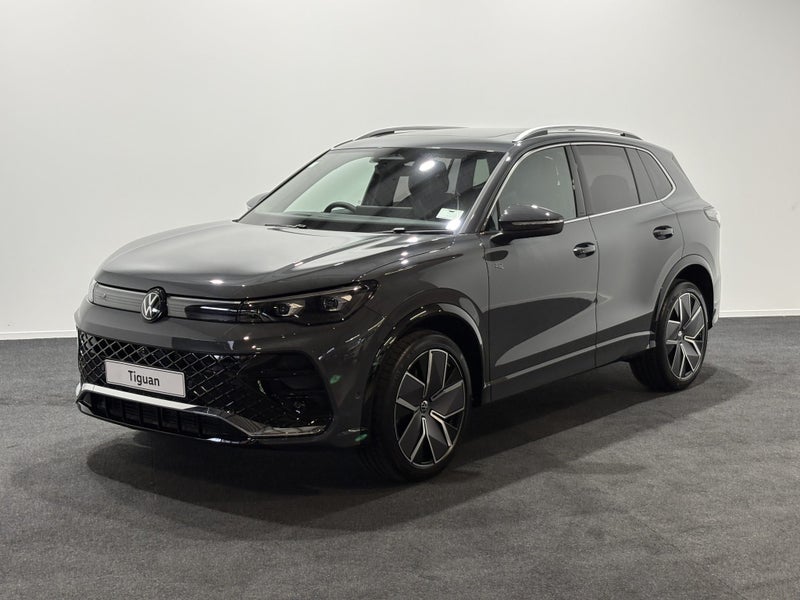 2026 Volkswagen Tiguan R-Line AWD image 3