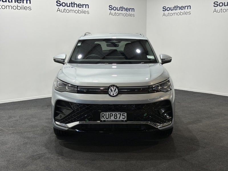 2026 Volkswagen Tiguan R-Line AWD image 2