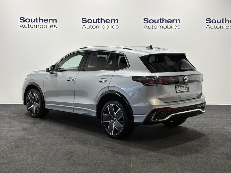2026 Volkswagen Tiguan R-Line AWD image 5