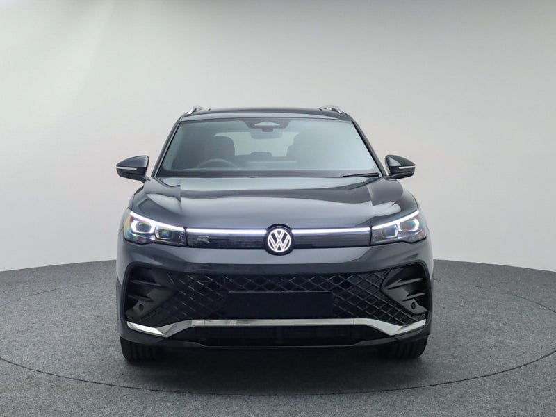 2026 Volkswagen Tiguan R-Line AWD image 4
