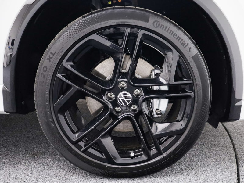 2026 Volkswagen Tiguan R-Line AWD image 3