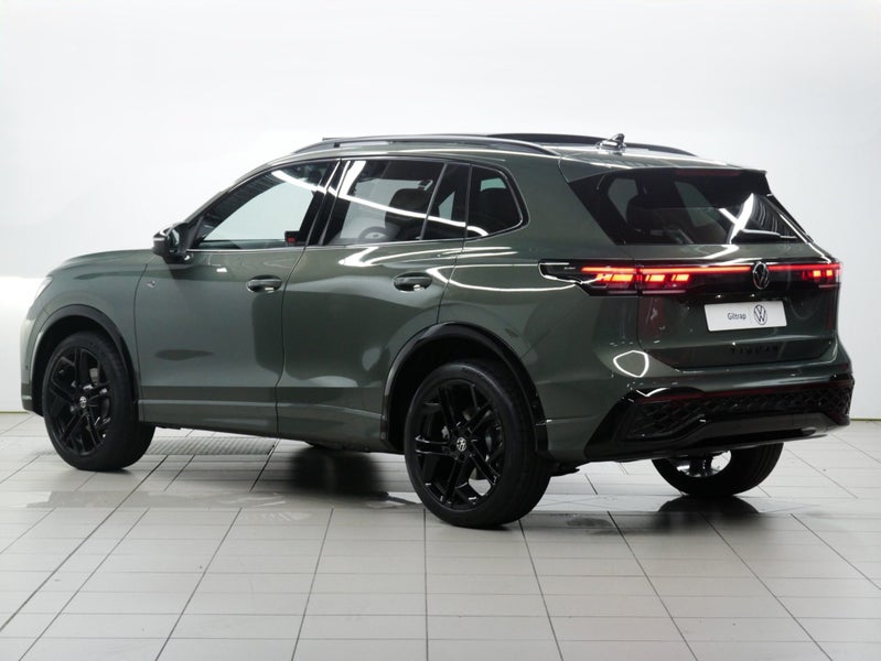 2026 Volkswagen Tiguan R-Line AWD image 3