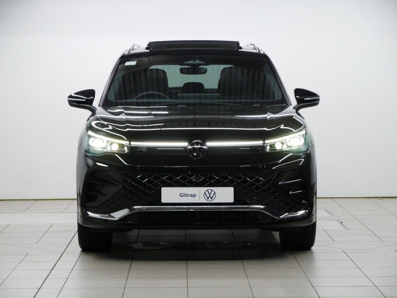 2026 Volkswagen Tiguan R-Line AWD image 2