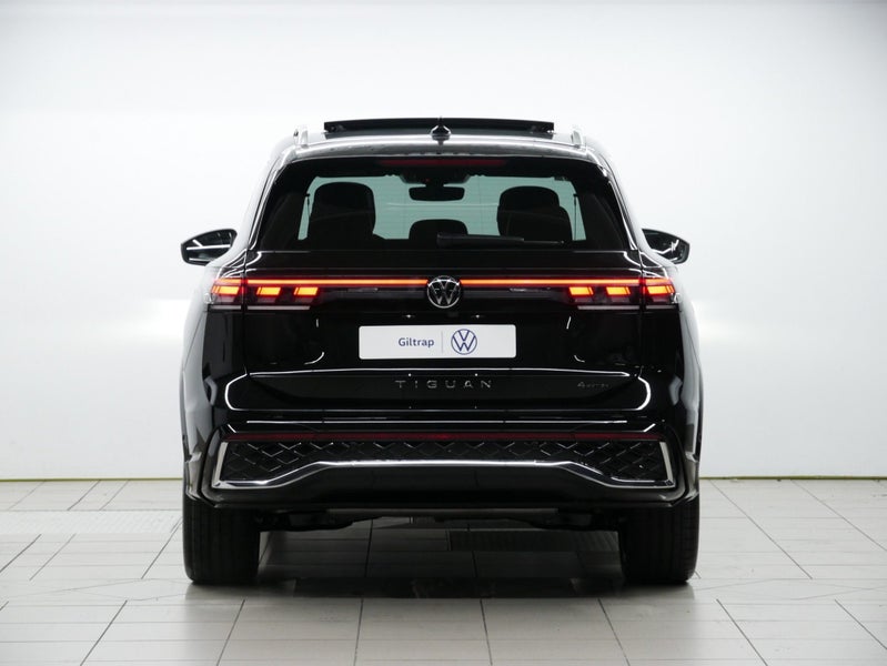 2026 Volkswagen Tiguan R-Line AWD image 4