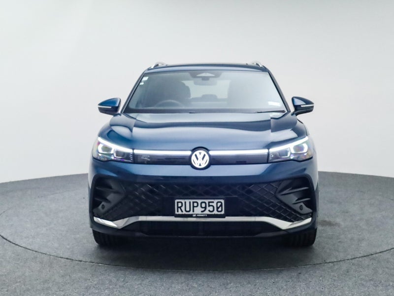 2026 Volkswagen Tiguan R-Line AWD image 4