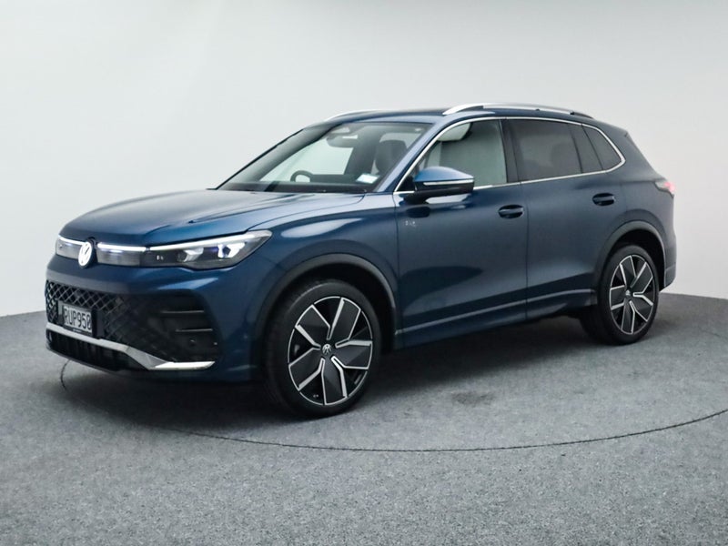 2026 Volkswagen Tiguan R-Line AWD image 5