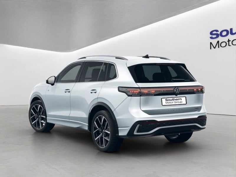 2026 Volkswagen Tiguan R-Line AWD image 3