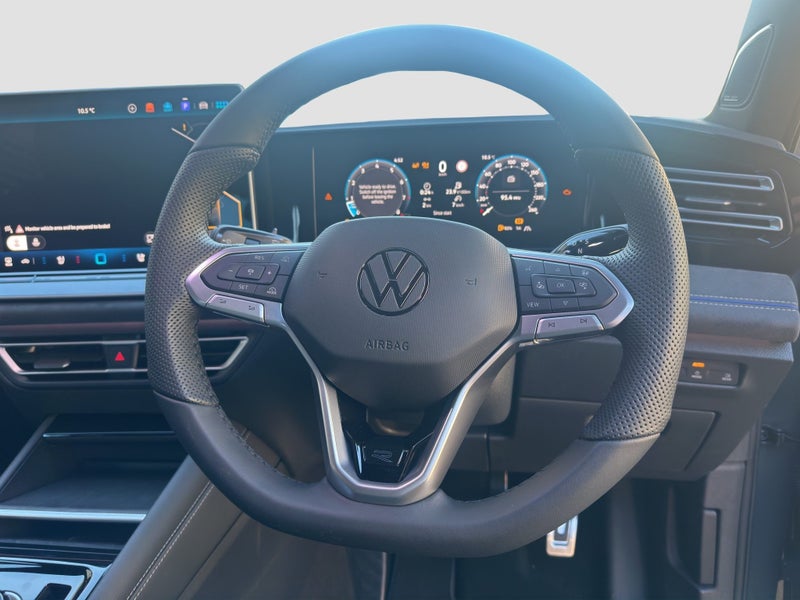 2026 Volkswagen Tiguan R-Line AWD image 3
