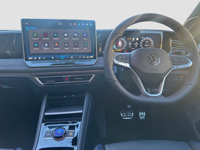2026 Volkswagen Tiguan R-Line AWD image 5