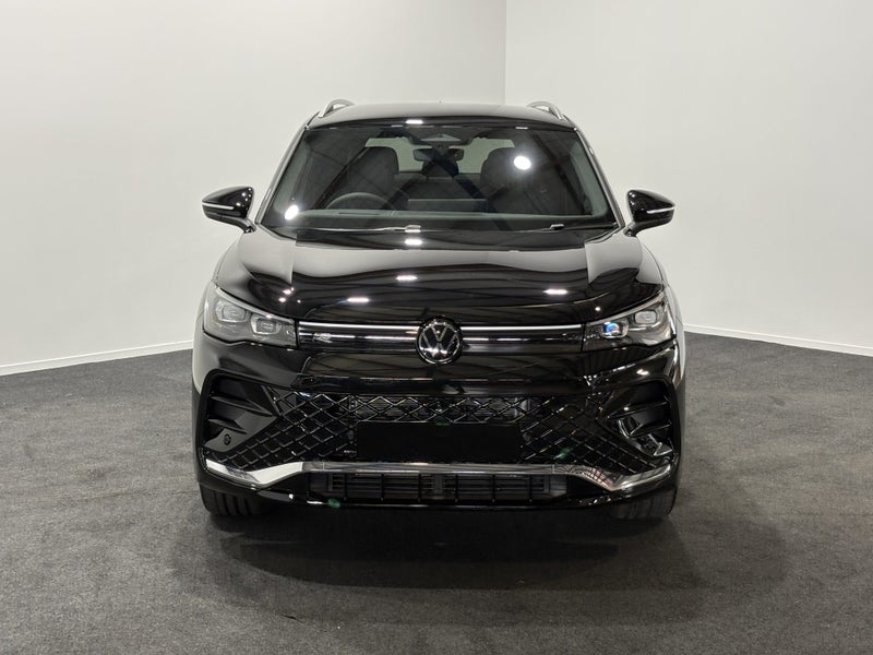 2026 Volkswagen Tiguan R-Line AWD image 2