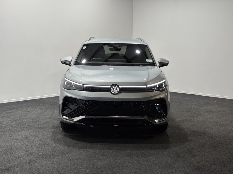 2026 Volkswagen Tiguan R-Line AWD image 2