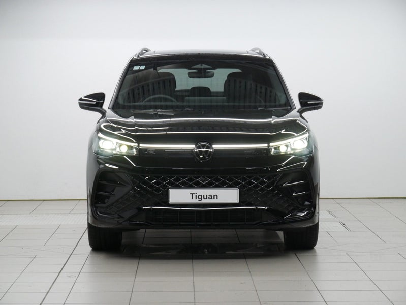2026 Volkswagen Tiguan R-Line AWD image 2