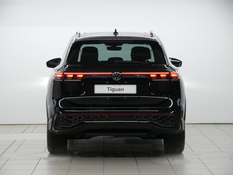 2026 Volkswagen Tiguan R-Line AWD image 4