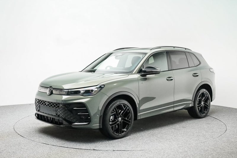 2026 Volkswagen Tiguan R-Line AWD image 3